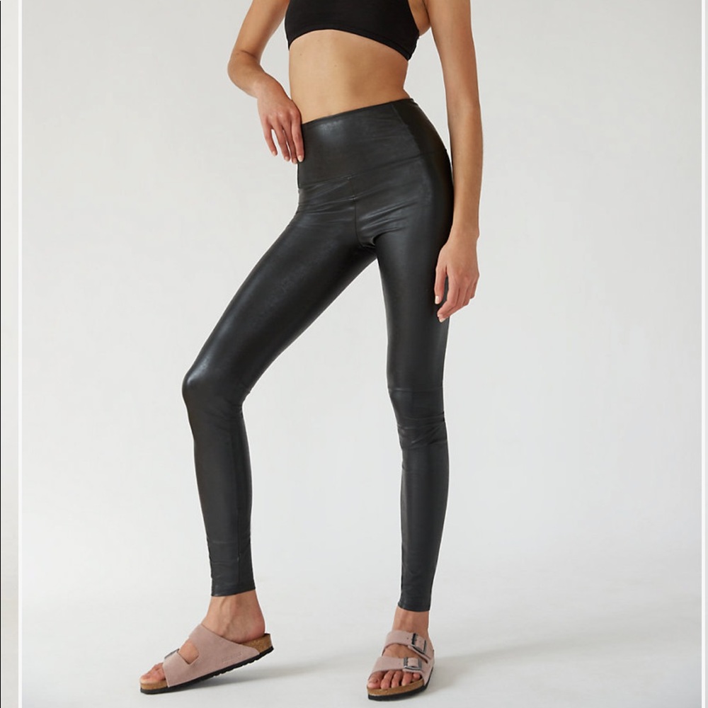 Wilfred Free Daria vegan leather leggings